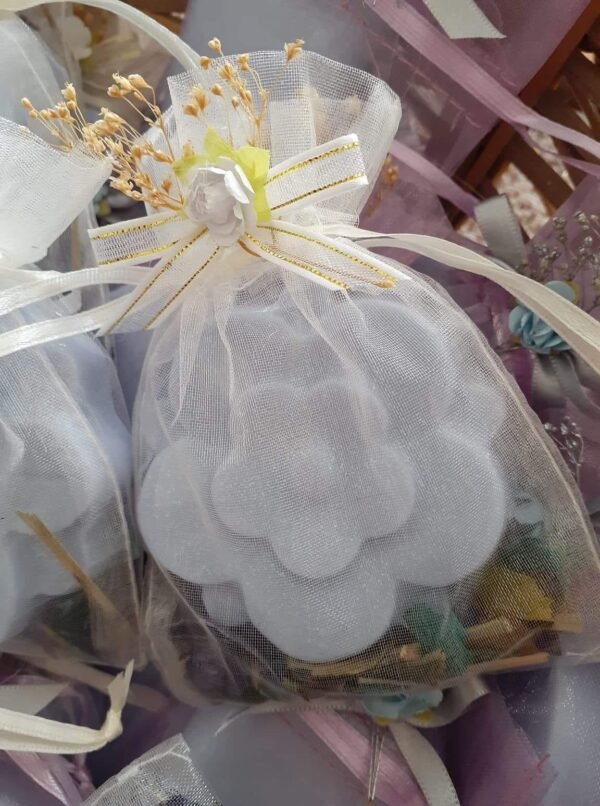 FLORES EN ORGANZA