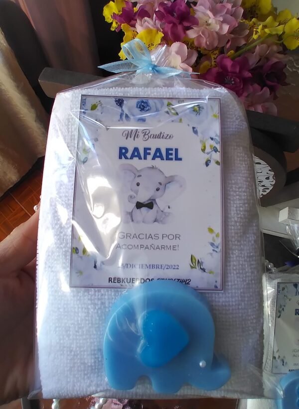 ELEFANTITO CON TOALLA